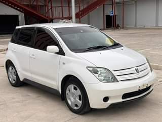 A picture of TOYOTA IST