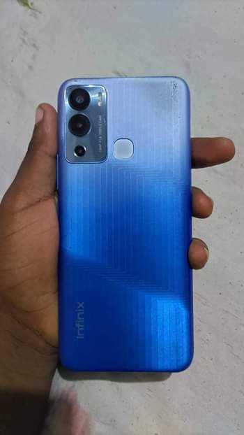 A picture of Infinix hot 12i