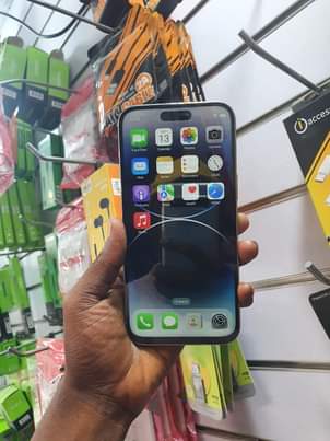 A picture of Copy iphone 15pro max Haina kipengele kama unavyo iyona 0693771662