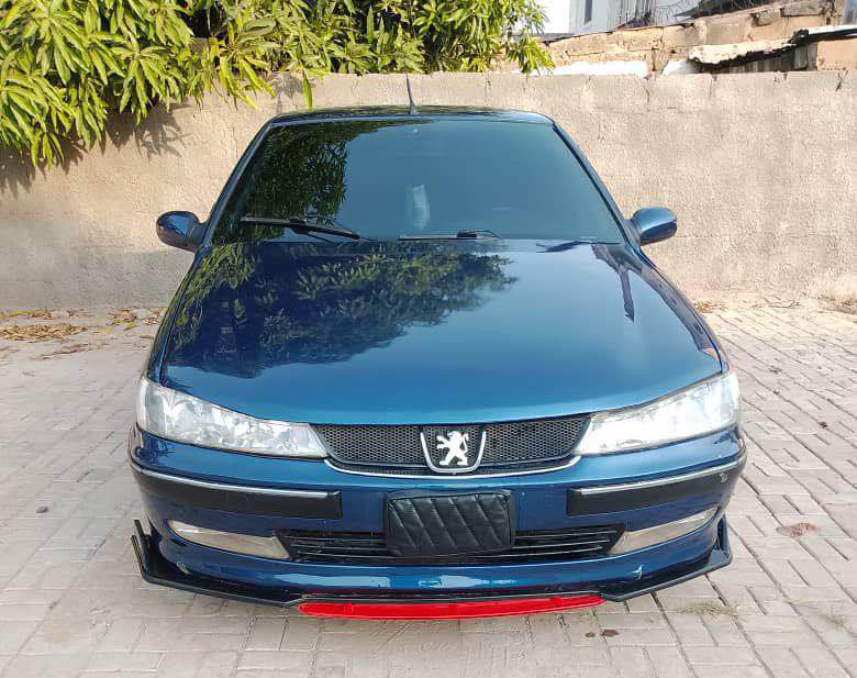 A picture of DISTRESS Neatly used Peugeot 406 manual transmission in good conds