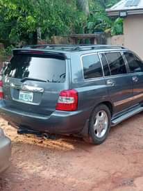 A picture of Toyota Highlander 2005