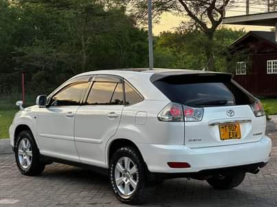 A picture of Toyota harrier