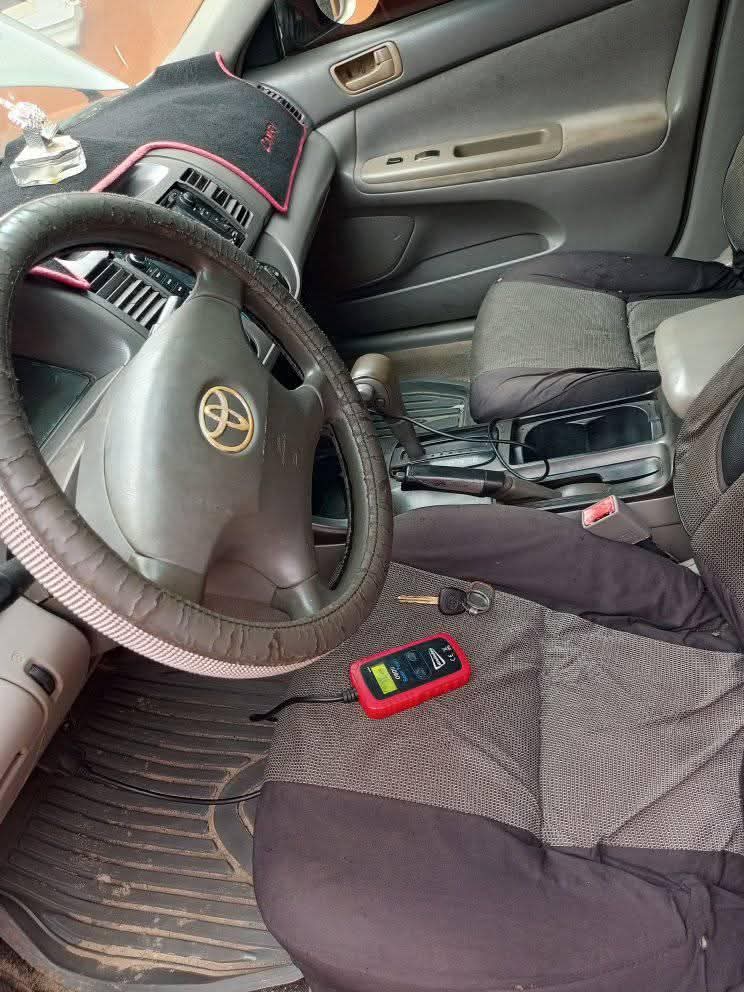 A picture of 2004 Camry 2004