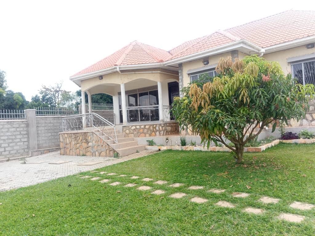A picture of House for sale at 260m ugx in Namugongo kiwango 0776625418