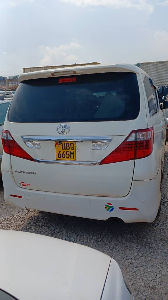 A picture of Toyota alphard