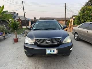 A picture of LEXUS RX 330 YEAR 2004