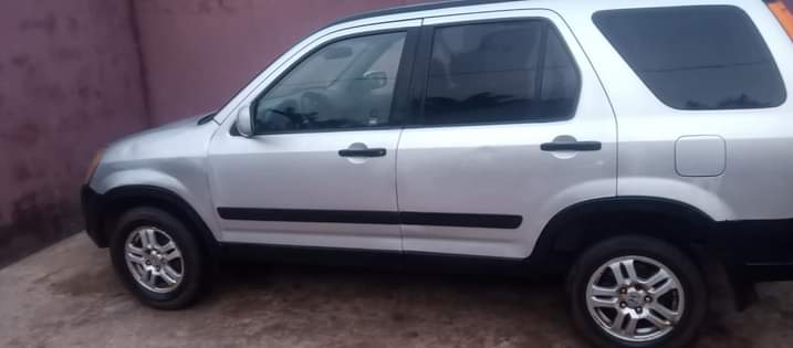 A picture of Honda Crv for sale in Nnewi 1.7m Everything working Perfectly