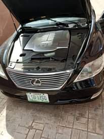 A picture of Lexus Ls460