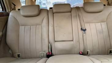 A picture of Mercedes ml350