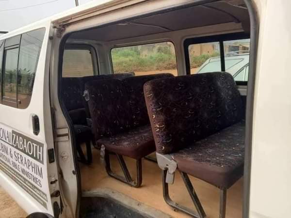 A picture of Hummer bus out for sale Price 10m Location Ikorodu Lagos