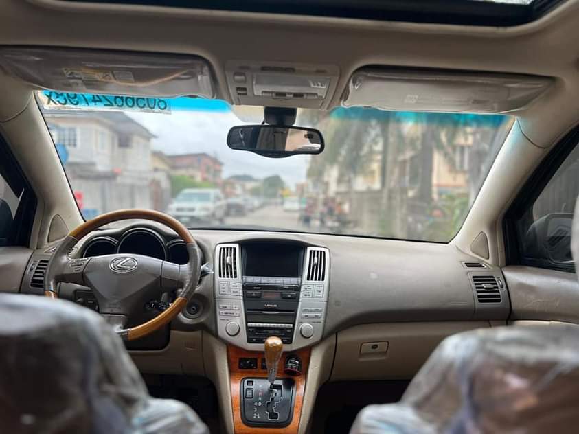 A picture of Few months registered not used 2005 Rx330 Pure first body