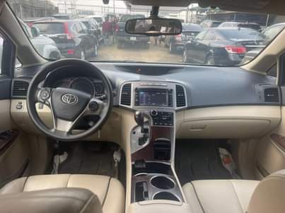 A picture of Toyota Venza 2013