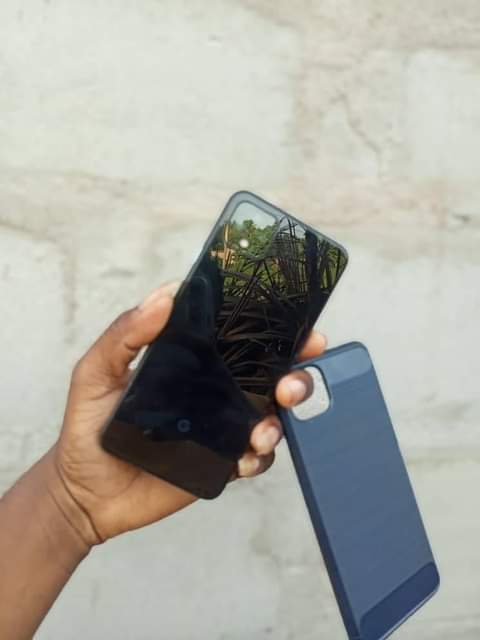 A picture of Google pixel 4xl