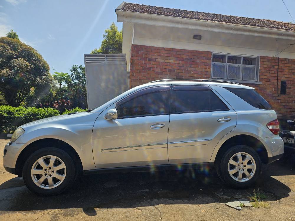 A picture of Mercedes Benz ML350 4MATIC 45m WhatsApp 0726057699