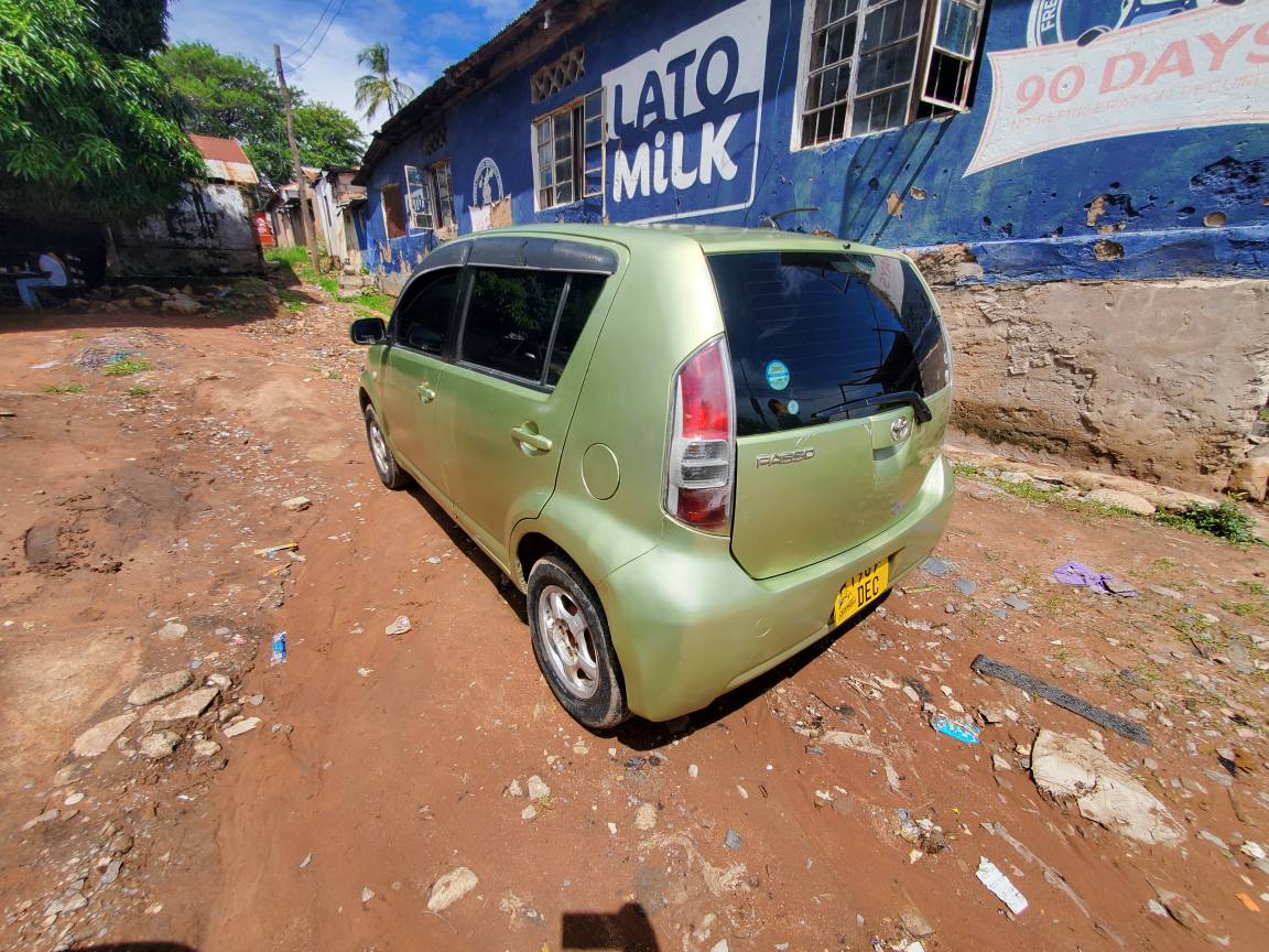 A picture of TOYOTA PASSO PISTONE 4 Auto Capacity 1290 Full ac Full