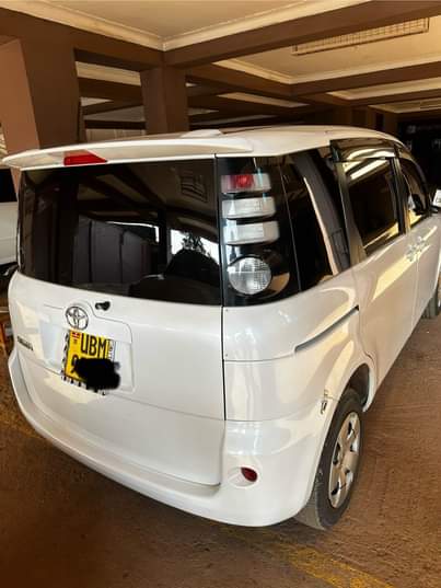 A picture of Toyota sienta 2008 neat condition