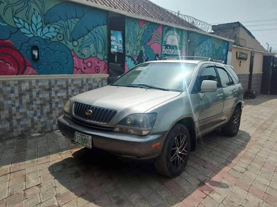 A picture of Lexus rx300 08103497110