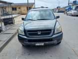 A picture of 2004 Honda pilot
