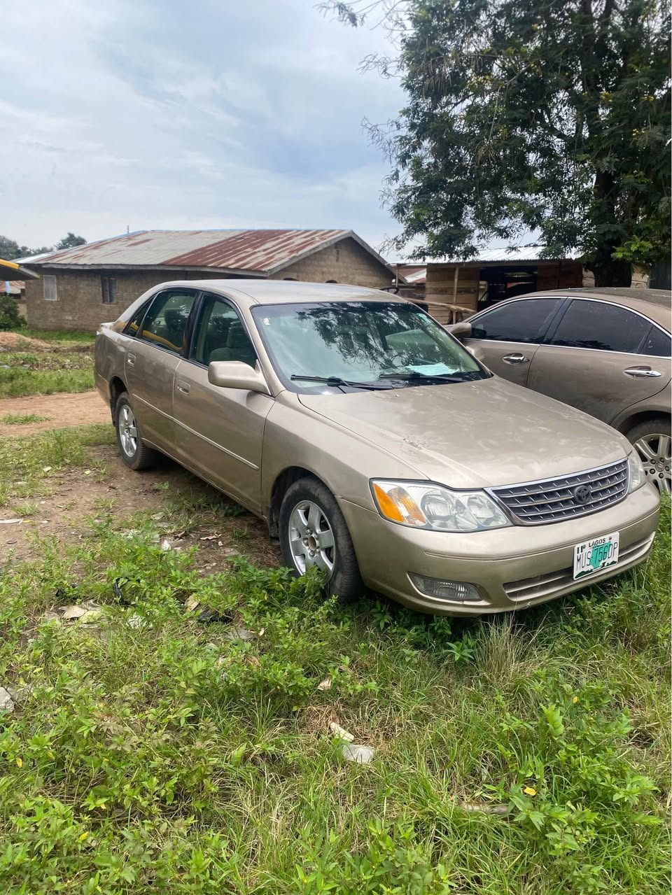 A picture of Available for sale first body pan of Toyota Averlon 2.4m