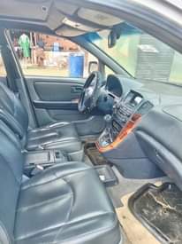 A picture of Mondai Banger Lexus RX300 2004