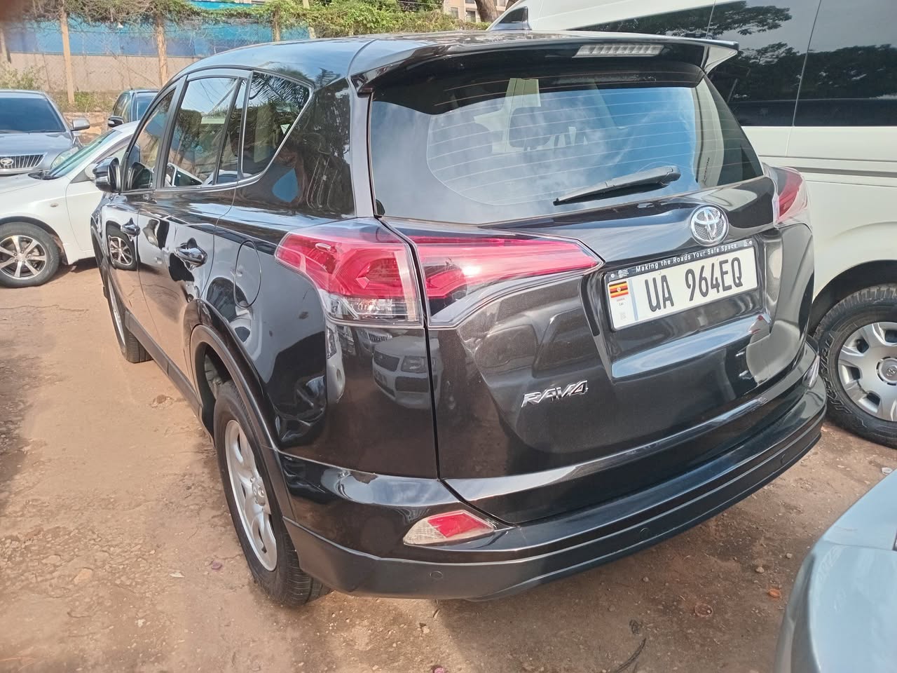 A picture of TOYOTA RAV4 2016