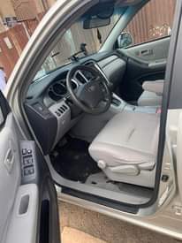 A picture of Tokunbo 4plug Engine Toyota Highlander with 3rd row seat