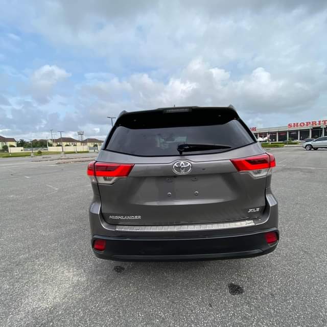 A picture of FOREIGN USED 2018 TOYOTA HIGHLANDER XLE Foreign used 