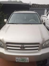 A picture of Belgium grade toyota highlander 2004 model Engine Gear First body
