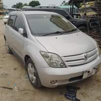 A picture of TOYOTA IST