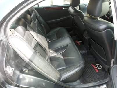 A picture of 2004 LEXUS ES 330 09025147101 09073957098
