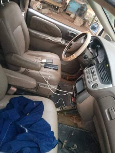 A picture of 1999 Toyota Siena