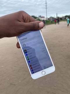 A picture of Iphone 7 plus 128GB