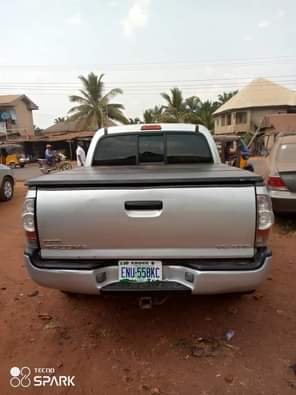 A picture of Registered foreign used Toyota Tacoma 6 plugs 4x4 AWD Manual