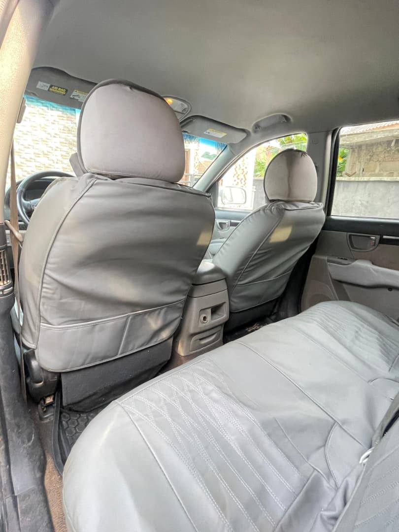 A picture of Hyundai Santa Fe 2010 model 08123451380