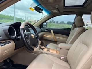 A picture of 20082013 Toyota Highlander XLE