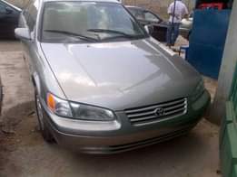 A picture of 1999 Toyota Camry V4 Engine Leather Interior 09061358848 Features Leather