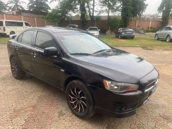 A picture of Mitsubishi lancer