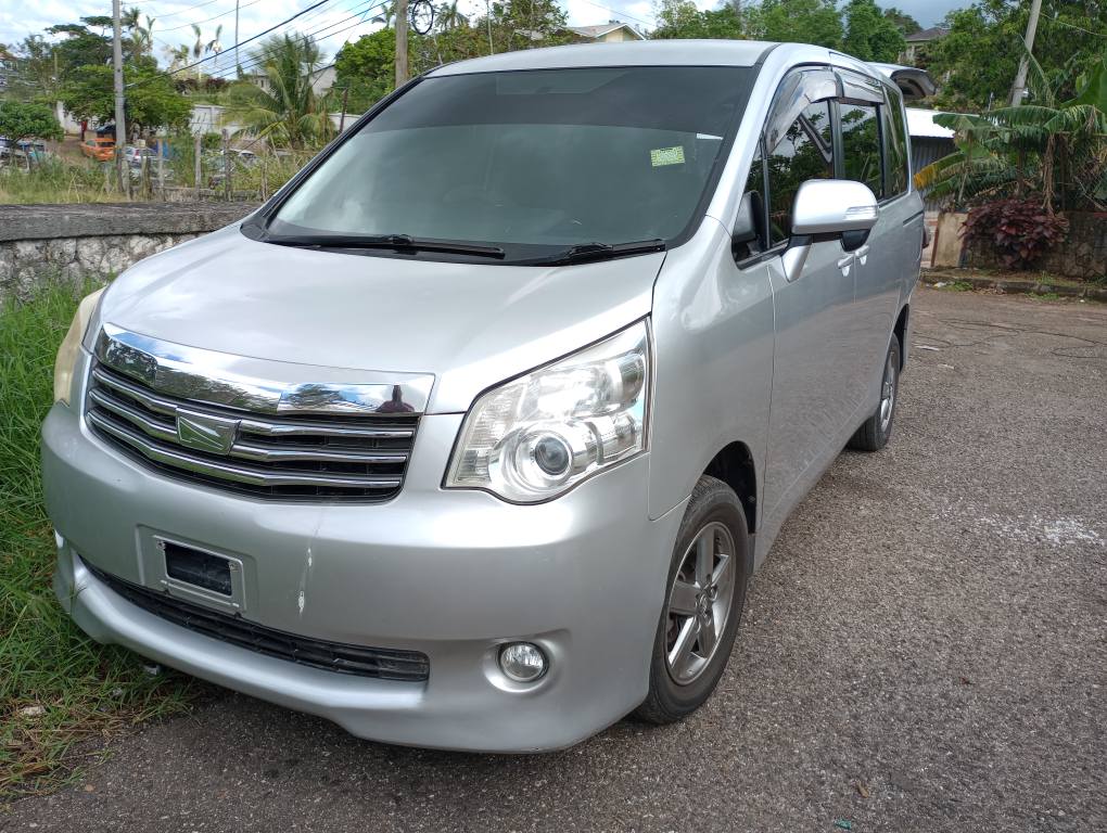 used toyota noah