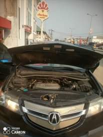 A picture of Belgium grade first flash 2008 model MDX Acura with Engine