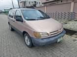 A picture of 2000 TOYOTA SIENNA