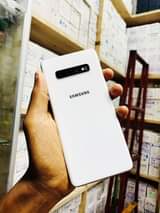A picture of Samsung S10 plus DUOS