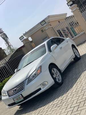 A picture of Clean Registered Es350 2010 model