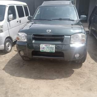 A picture of Nissan frontier neatly used v6 engine with auxiliary automatic drive