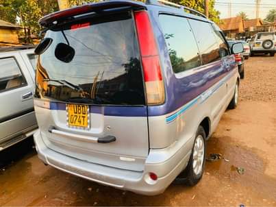 A picture of Toyota Noah