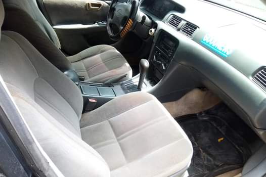 A picture of Toyota Camry 2000