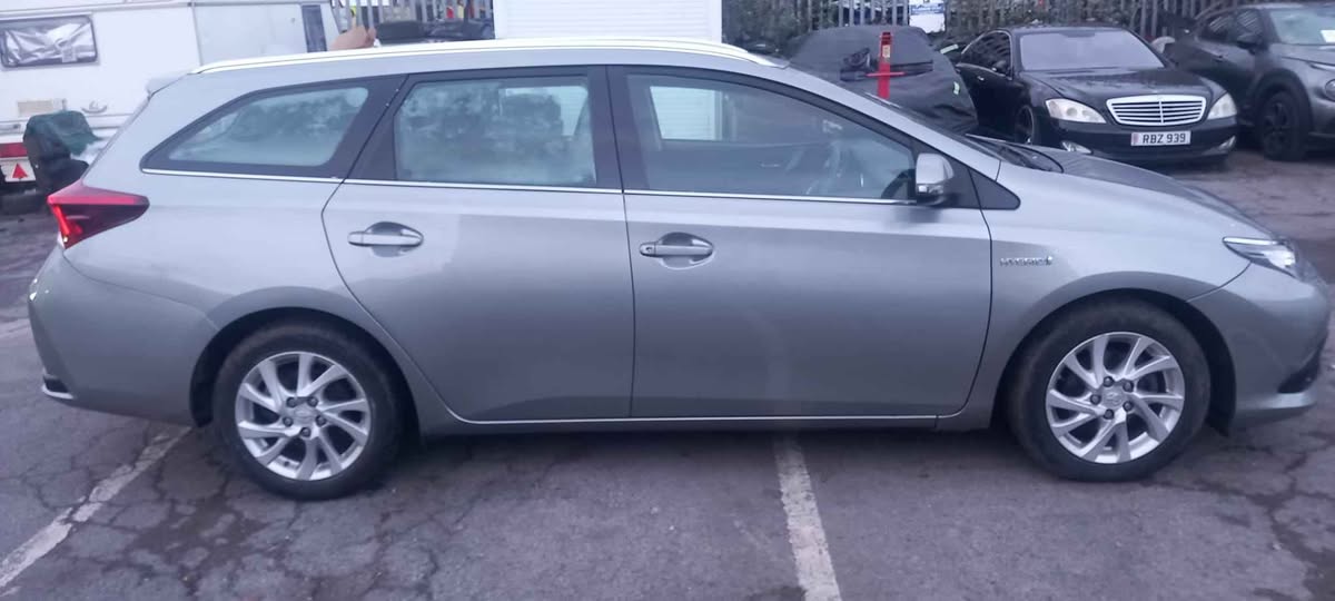 toyota auris