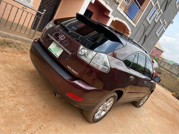 A picture of Distress sale Lexus Rx 350 in 330 body 2007