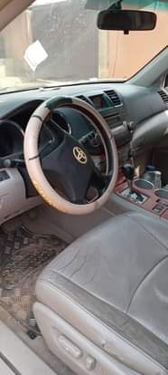 A picture of I have this clean and ready to use Toyota Highlander