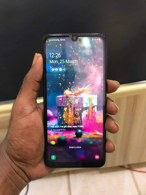 A picture of Samsung A30 clean piece .0743760831