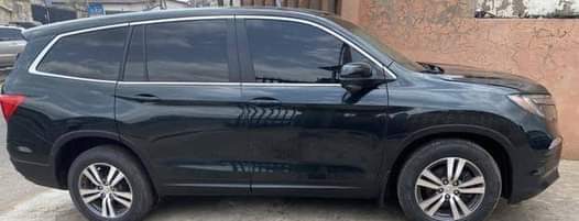 A picture of Honda crv 2016 First body Everything good Just 10.8 den